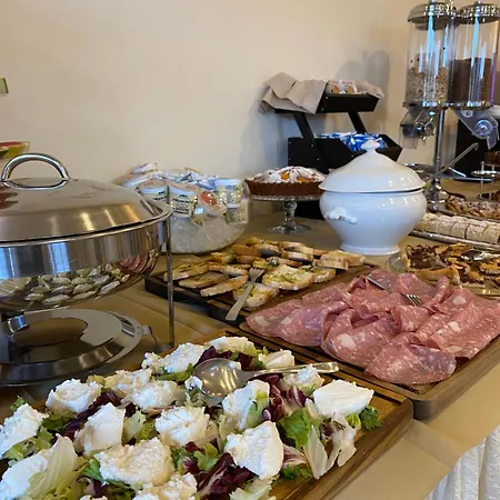 Hotel Monti San Baronto