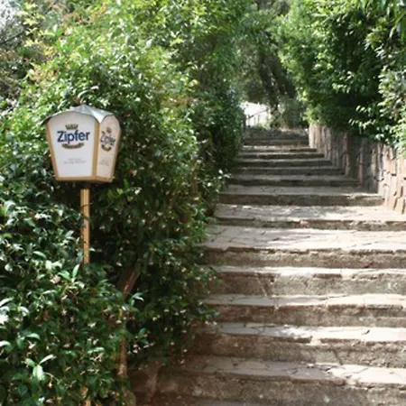 Hotel Monti San Baronto