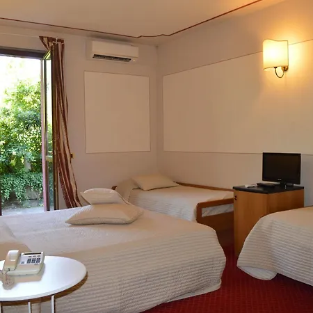 Hotel Monti San Baronto