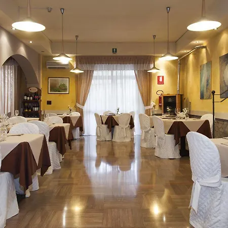 Monti Hotell 3*